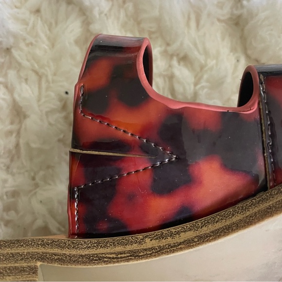 A New Day Tortoise Shell Sandals - Picture 6 of 11